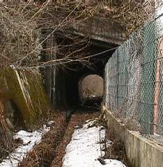 廃トンネル